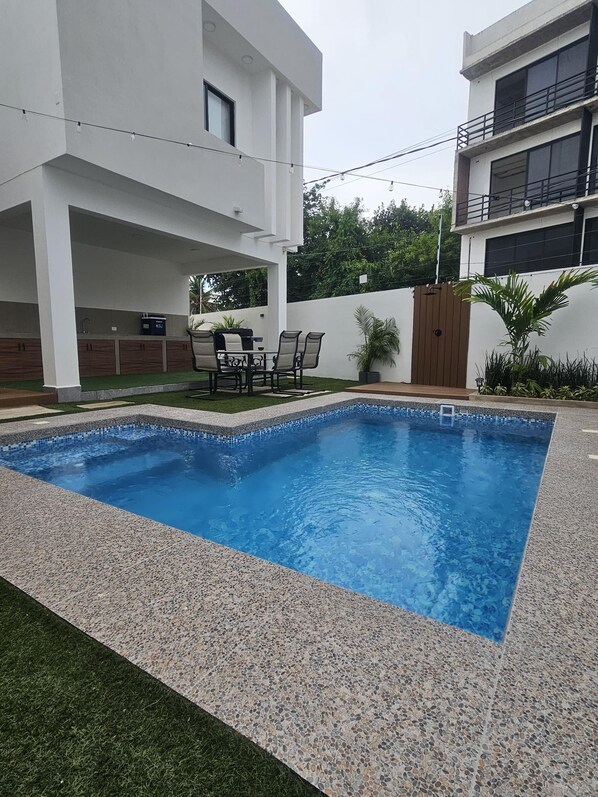 Outdoor pool, open 7:00 AM to 9:00 PM, pool umbrellas, sun loungers - PRIVADA HUAYACAN (Cancun)