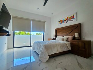 Egyptian cotton sheets, premium bedding, down comforters, in-room safe - PRIVADA HUAYACAN (Cancun)