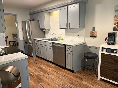 Luxury Townhouse on Golf Course in Boardman with Canfield School District