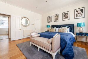 3 chambres, fer et planche à repasser, Wi-Fi, draps fournis