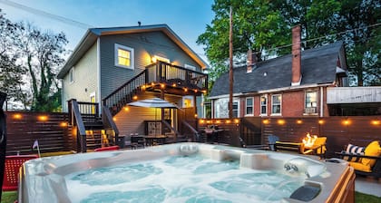 The Paddock ~ 5BR Class & Fun In One! Hot Tub, Fire Pit, Mini Golf, Walkable