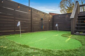 Property grounds - The Paddock ~ 5BR Class & Fun In One! Hot Tub, Fire Pit, Mini Golf, Walkable (Louisville)