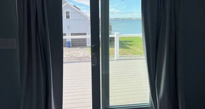 Charming ocean view cottage with AC in Fairhaven - 1 bedroom
