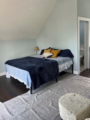 2 quartos, ferros/tábuas de passar roupa, Wi-Fi, roupa de cama