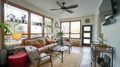 The Raleigh Hideaway Ranch w/Large Fenced Yard and King Main + Pup Friendly