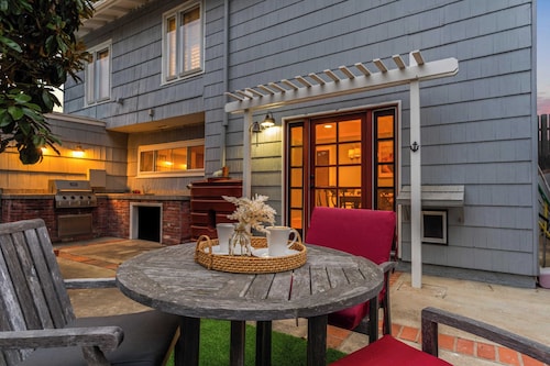 Point Loma Home w/ Putting Green, Firepit + Game Room & Beach Access Zola Street by Avantstay