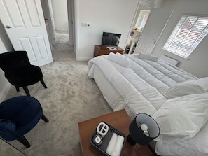4 bedrooms, iron/ironing board, travel crib, free WiFi