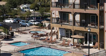 Cozy 2-bedroom resort in charming Solvang.