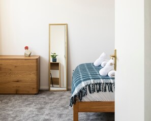 3 sovrum, strykjärn/strykbräda, internet och sängkläder