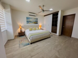 3 bedrooms, desk, iron/ironing board, free WiFi