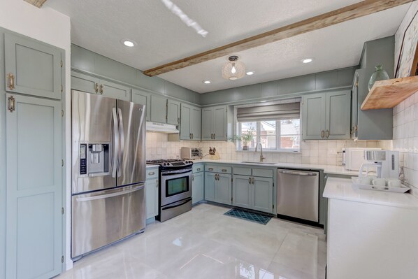 Microwave, oven, stovetop, dishwasher