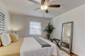 3 bedrooms, iron/ironing board, WiFi, bed sheets