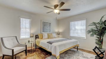 3 室のベッドルーム、アイロン / アイロン台、WiFi、ベッドシーツ