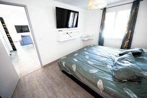 4 bedrooms, iron/ironing board, travel cot, free WiFi - Villa celesto private pool and jacuzzi in marseille (Marseille)