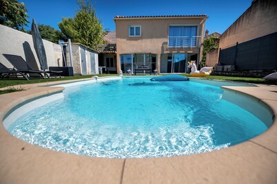 Villa celesto private pool and jacuzzi in marseille