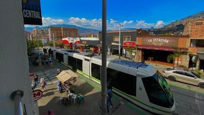 Suíte luxo, vista para a cidade | Wi-Fi de cortesia