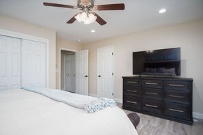 4 bedrooms, free WiFi, bed sheets - The 13th Hole House at River Island Golf Course (Springville)