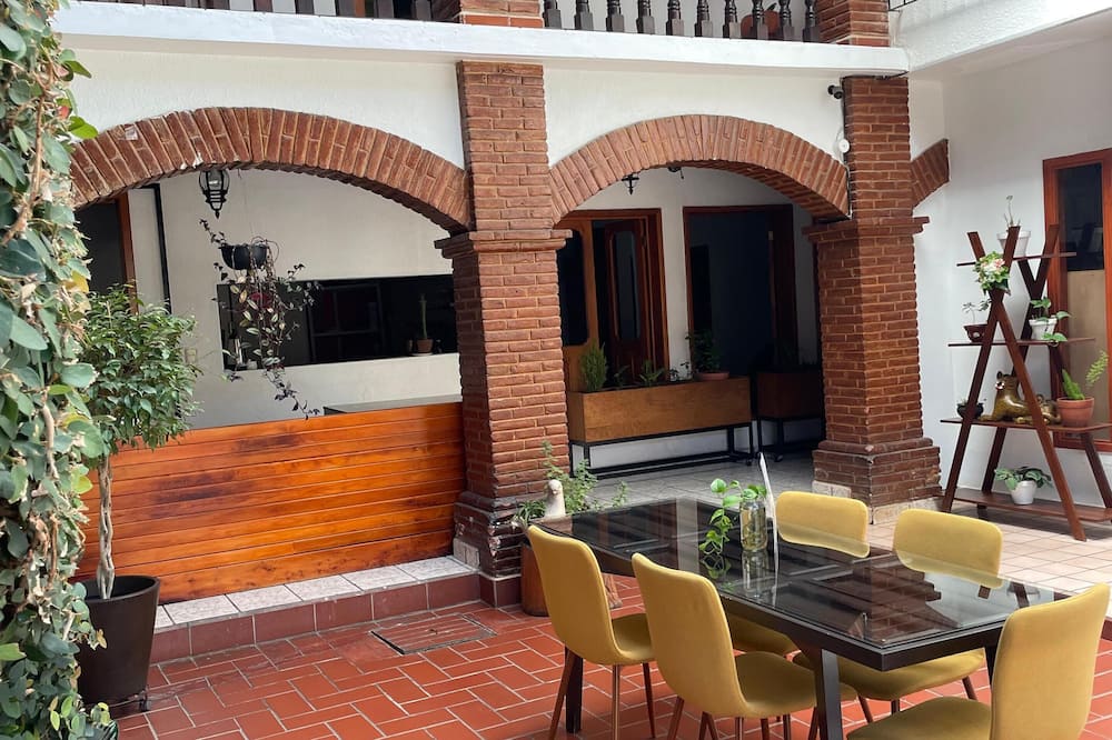 Hotel Casa Linda