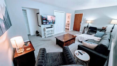 2 Bed w/Garage Cardinal West Extended Stay