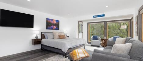 1 bedroom, iron/ironing board, travel crib, WiFi