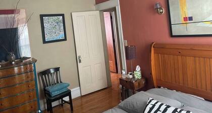 Charming 1-bedroom apartment in lovely Saint Paul Duplex