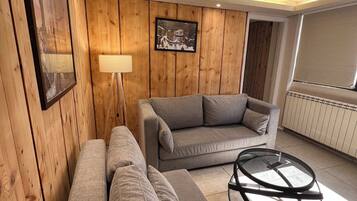 Comfort Chalet, 2 Bedrooms, Mountain View | Ruang tamu