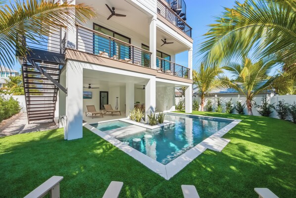 Outdoor pool, a heated pool