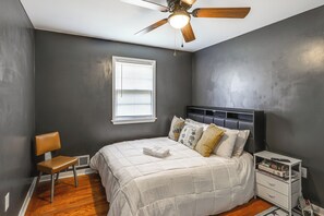 4 bedrooms, iron/ironing board, travel cot, Internet - Alexandria-Mt Vernon Haven: Celebrate America 250 (Alexandria)
