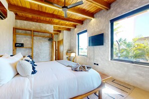 4 habitaciones, tabla de planchar con plancha, internet y ropa de cama 