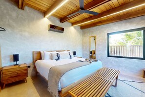 4 bedrooms, iron/ironing board, Internet, bed sheets