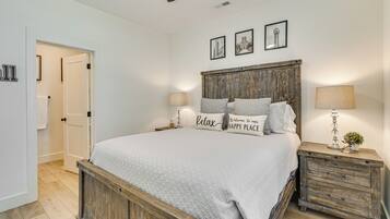 3 bedrooms, iron/ironing board, travel crib, internet