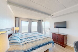 2 bedrooms, Internet, bed sheets, wheelchair access - Beachfront Retreat w/Direct Beach Views, Balcony, Pool, Hot Tub, WiFi & AC (Ocean City)