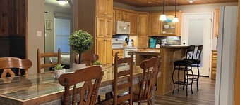 Lovely 2 bedroom 2 bath home at the base of Mt Magazine near Subiaco Academy