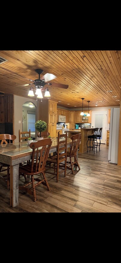 Lovely 2 bedroom 2 bath home at the base of Mt Magazine near Subiaco Academy
