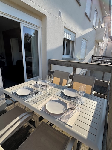 Appartement 800m de la plage 
Située en centre ville 
Calme avec terrasse