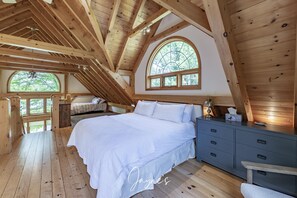7 bedrooms, free WiFi, bed sheets