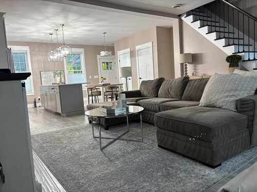 Charming 2bedroom apartment in Saratoga Springs Ideal for Traveling Professional