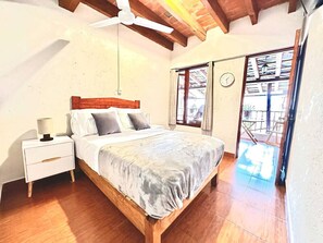 1 bedroom, desk, WiFi, bed sheets