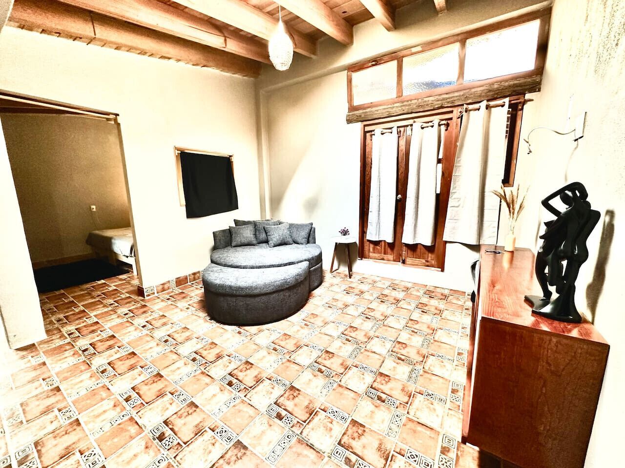 1 室のベッドルーム、デスク、アイロン / アイロン台、WiFi