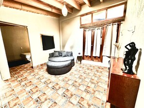 1 bedroom, desk, iron/ironing board, WiFi