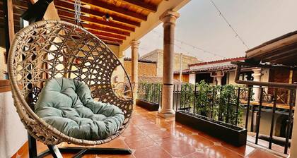 Hotel type room, one block from the Lake centr 5