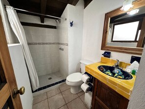 Bathroom - Lake View Cabin Heated Swimming Pool 2 (Valle de Bravo)