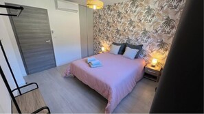 3 soverom, strykejern/-brett, internettilgang og sengetøy