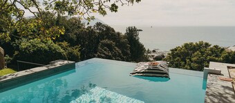 Boulders House

A heritage home by the sea, with penguins for neighbours