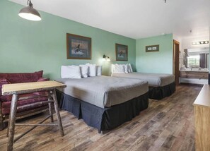 WiFi, bed sheets - New Listing <0.5 mile SDC + Free Shuttle + Pets OK (Branson)