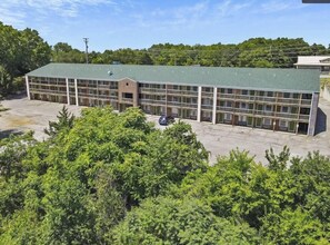 Exterior - New Listing <0.5 mile SDC + Free Shuttle + Pets OK (Branson)