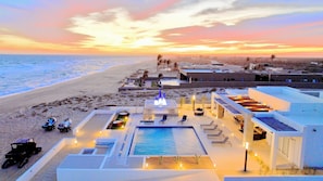 Luxury Villa, Ocean View | Free WiFi