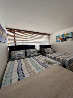 2 bedrooms, iron/ironing board, Internet, bed sheets