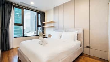 3 bedrooms, iron/ironing board, WiFi, bed sheets