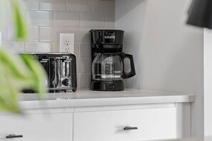 Interior - Spacious 2BR for Families | Close to Honky Tonks! (Nashville)